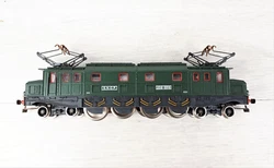Miniature locomotive électrique JOUEF SNCF 2D2-5516 HO. Fabriqué en France.