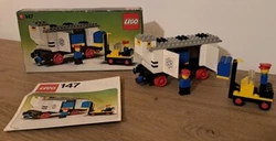 Lego vintage 147 Wagon frigorifique En Boite Complet + Notice dorigine.  Boite complète et en état dusage un peu...