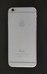 Coque arrière Iphone 7 modèle A1660 argent. (ref.1C36). Expédition sous enveloppe bulles, en lettre suivie gratuite.
