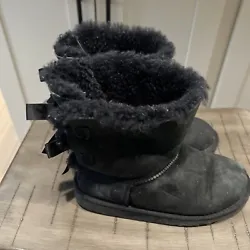 UGG Kids Boots Bailey Bow II Size 4 Black Girls. Condition is Pre-owned. Shipped with USPS Priority Mail.