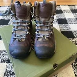 KEEN Womens Size 9.5 Revel IV Mid Polar Hiking Boots NIB Coffee Bean/Balsam.