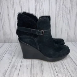 Womens Size 10 Ugg Anais Suede Boots Black EUC. 4” heel