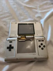 Honsole DS lite Fat Nintendo grise pour pièce vendu Hs.  Nappe Écran haut coupée  Coque mauvaise état  Vendu sans...