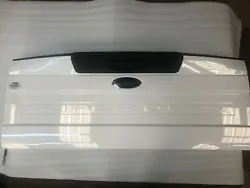 THIS IS A NEW TAKE OFF WHITE FORD 2020 2021 2022 F250 F350 F450 F550 TAILGATE.