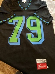 Used in good condition supreme diamond jersey Introducing this authentic Supreme Diamond Ribbed Football Jersey in...