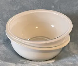 Vintage Pyrex Clear Bottom Mixing Nesting Bowl #323 1.5L Primary Mikk Glass. In nearly new condition. Perfect shine...