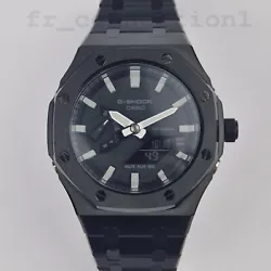 This customized black steel watch is the perfect combination of elegance, durability and originality. Cette montre...