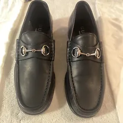 Gucci 015938 Men’s Black Leather Classic horsebit loafers Size 8.5 Excellent!!. Really nice shape, no...