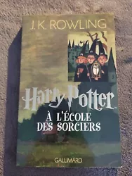 Harry Potter A Lecole Des Sorciers Livre Tome 1 Grand Format Gallimard TBE.  Livre en très bon état  Envoi rapide et...