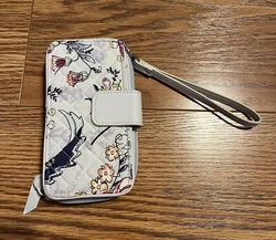 Vera Bradley Smartphone Wristlet Phone Carrier.