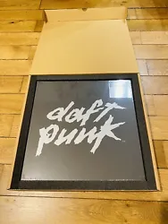 Je vends :1 exemplaire du coffret Daft Punk - Alive 1997 / Alive 2007 - Coffret Deluxe Limité 4 Vinyles. Sous blister...