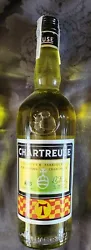 Il se compose d’une chartreuse avec le mélange (70% jaune et 30% vert). Rare Chartreuse Tarragone LA TAU 2020 JAUNE.