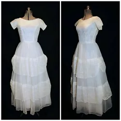 Layers of Chiffon & Lace. Layered Skirt w/ Alternating 9