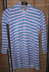 UP FOR YOUR CONSIDERATION IS THIS VERY SOFT COMFORTABLE HOODIE DRESS IN A BEAUTIFUL SHADE OF BLUE AND PINK. I list for...