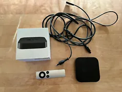 Apple TV (3ème Génération) Passerelle Multimédia - Noire (MD199B/A). Vendu avec câble alimentation, un câble...