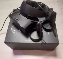 Casque Oculus Rift S VR réalité virtuelle 2 manettes Avec Boîtier Et Câble. Je vends un casque oculus rift s en bon...
