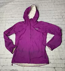 Patagonia Torrentshell H2NO Womens Small Hooded Rain Windbreaker Jacket PurpleThis jacket is preowned has some light...