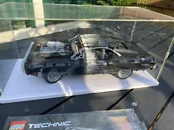 Lego Technic La Dodge Charger de Dom 42111 Fast & Furious. Vendu avec vitrine et notice