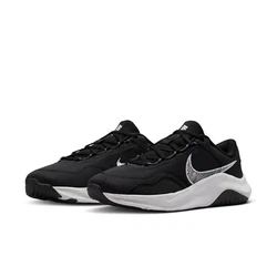 Nike Legend Essential 3 Next Nature. Equipped with a flat heel, high-abrasion materials and a flexible sole, it...