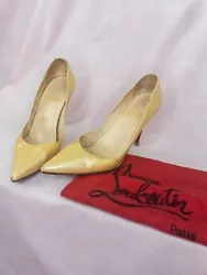 Pointed toe. Gold patent leather. Size 36.5 EU // 6.5 US. 4” Stiletto heel.