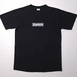 Shirt is in very good condition, light cracking on box logo due to age.