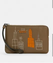 NO RESERVE, BEAUTIFUL Pebble Leather, LIMITED EDITION, NWT Coach X Jean Michel Basquiat New York  Corner Zip...