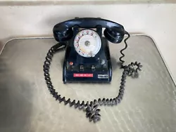 Marquage « NOR » Circa 1960 (genre modèle Burgunder). Ancien téléphone noir en bakélite à cadran.