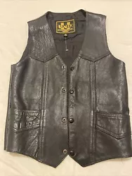 MENS LEATHER MOTORCYCLE BIKER VEST WITH PATCHE HARLEY DAVIDSON SIZE M.