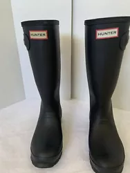 Hunter boots in box. Child size 5 but can fit women size 5. This boots is like new, excellent condition. Wear once