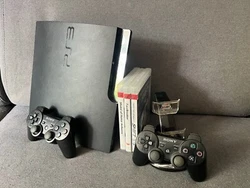 320Go, CFW 4.90 Evilnat. Le disque dur a été remplacé par un disque dur du modèle CECH-3004B. Il fait maintenant...