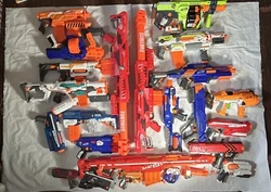 22 gunsFirst picture is entire lot.