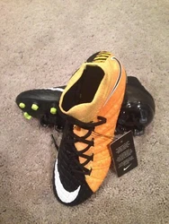Nike Hypervenom Phantom 3 Soccer Cleats. Youth. New. $175 Retail.Acc technologyFlyknit