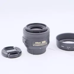 Nikon DX AF-S NIKKOR 35mm f/1.8G, Crop-Sensor Lens + Hood - MUST SEE! Lens is in great condition and showing little...