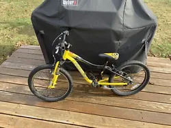 Specialized Hotrock 20 Kids BMX 6 Speed bike with front suspension. Used bike in great condition , will need grip...