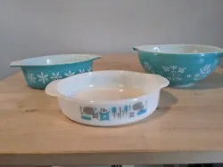 Vintage Pyrex Amish Butterprint Turquoise and White Mixed Set.