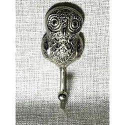 METAL SILVER DETAILED OWL WALLHANGING DECORATIVE HOOK. 5 3/4” LONG