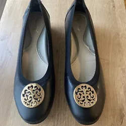 Charlie Paige Comfort Flats SZ 10 Slip On Shoes Black Gold Tone Metal Medallion. Shipped with USPS Ground Advantage.