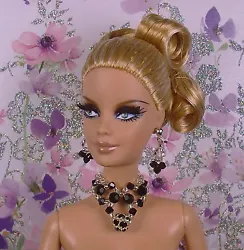 Fashion Royalty, Barbie, Silkstone. Made in France. (existe en Gold Plated dans une autre annonce).