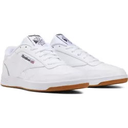 A clean design with etched lines on the midsole and a Union Jack logo keep these triple white kicks smooth. Removable...