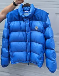 VERY UNIQUE DESIGN, TOP PART OF THE JACKET HAS THE MONCLER SIGN INCORPORATED IN THE FABRIC SEE IN 5TH PICTURE. 2 IN 1...