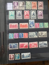 Année complete 1948, timbres neufs sans trace de charnieres. Il manque le 808 sur la photo mais il sera dans le lot.