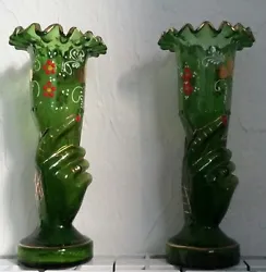 Jolie paire de vases de couleur Vase dit vase main corne dabondance Couleur verte décor peint à la main Hauteur 28,3...