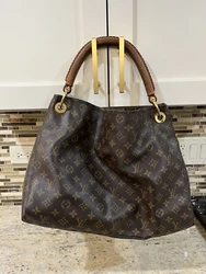 GENUINE ARTSY PURSE FROM LV. LV RIBBON, BOX AND EXTERNAL DRAWSTRING BAG ARE ALL INCLUDED. Material :Monogram Canvas....