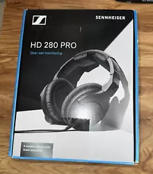 Sennheiser HD 280 Pro. Country/Region of Manufacture. Closed Back, Adjustable Headband. 3.5mm Jack, 6.35 mm (1/4 in).