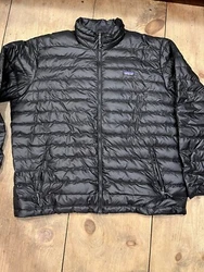 New! Patagonia Mens Down Sweater Jacket, Black, 3XL $329. From non-smoking home