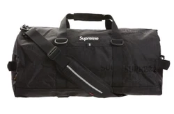 Brand new Supreme duffle back 19SS. Completely unused, with unused bottom skateboard straps.