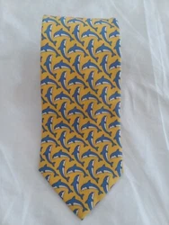 FANTASTIC GUCCI , DOLPHINS ON YELLOW BACKGROUND, MENS TIE... 100% SILK,  MADE IN ITALY, EXCELLENT CONDITION  NON...
