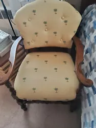 vintage side chair. Condition is 