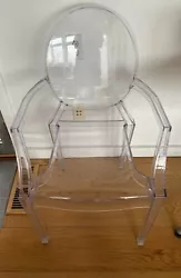 Escalate your life quality with the transparent chic dinning armchair. Harmoniously fit your dinning room, the chair...