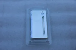 Etui, housse (Polycarbonate case) / coque de protection pour Nintendo DSi.